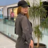 درین کت دکمه طلایی سه جیب کمربند دار