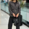 درین کت دکمه طلایی سه جیب کمربند دار